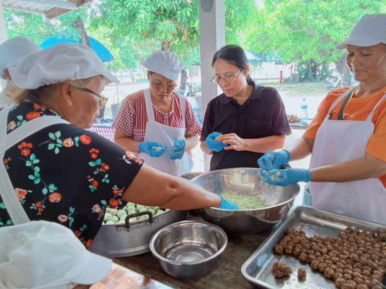 title - สำนักงานการปกิรูปที่ดินจังหวัดอำนาจเจริญ จัดฝึกอบรมโครงการดำเนินงานอันเนื่องมาจากพระราชดำริ ฯ หลักสูตรการทำขนมไทย